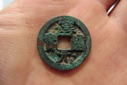 Các đối tượng Uyên, Cam và Mai.
